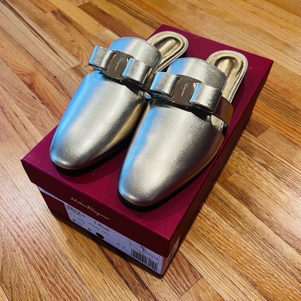 Ferragamo Briza Slide Size US 8.5 NEW